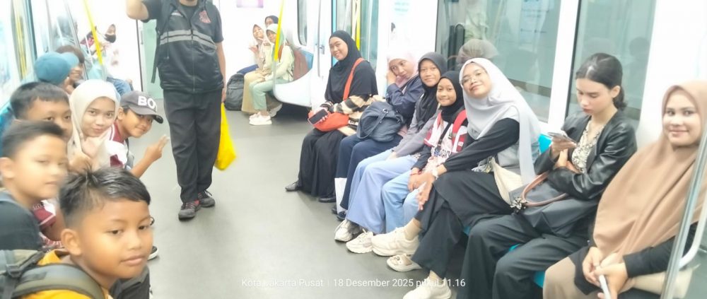 Bersiap Menaiki MRT